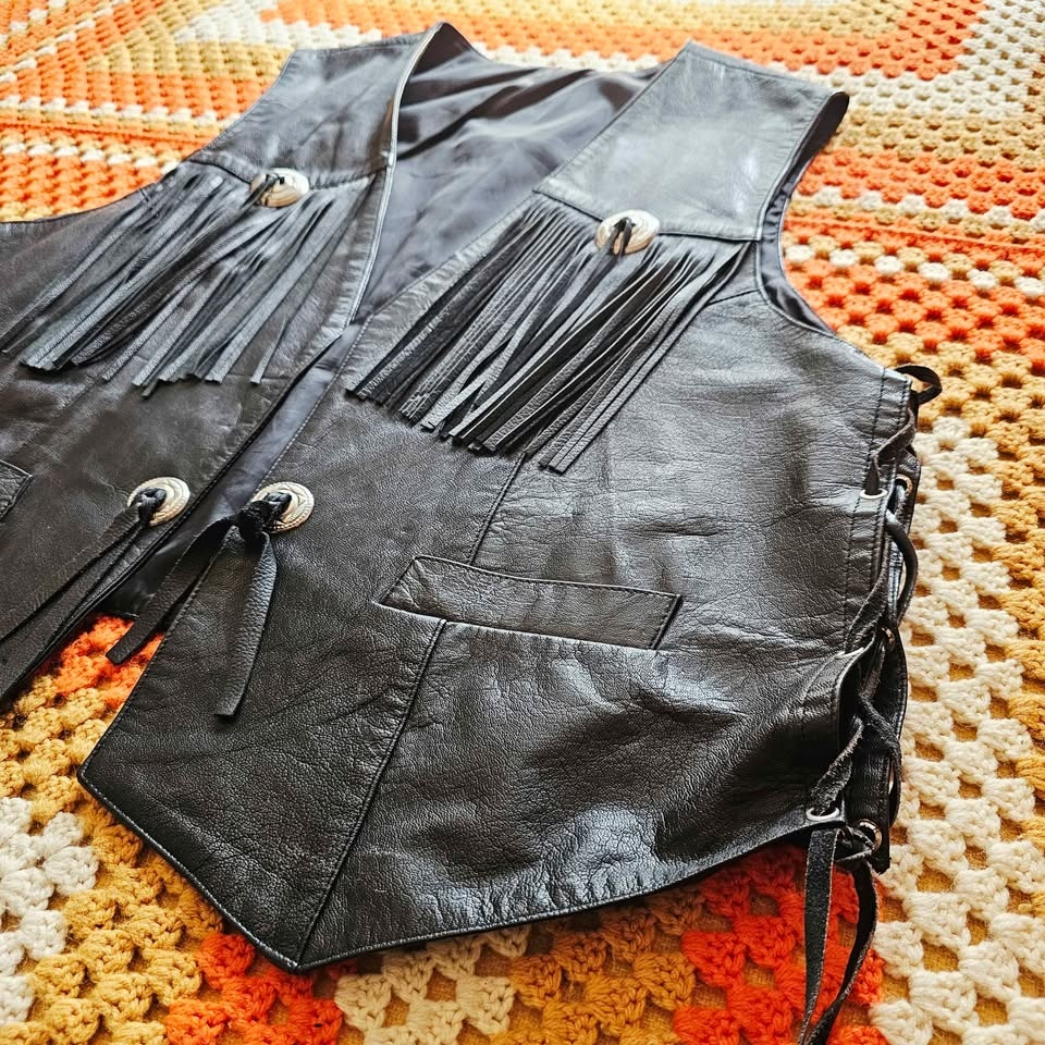 Mens XXL 3XL Vintage Black Leather Western Biker Fringe Concho V - photo 2