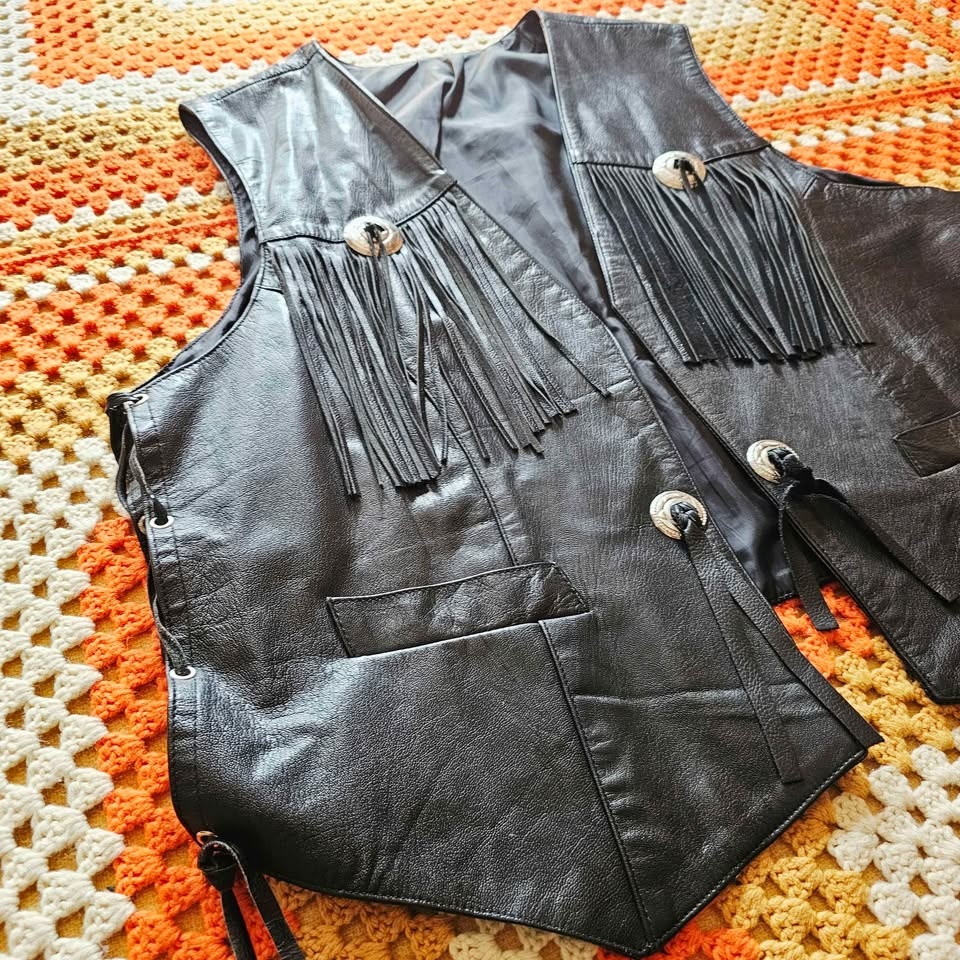 Mens XXL 3XL Vintage Black Leather Western Biker Fringe Concho V - photo 3