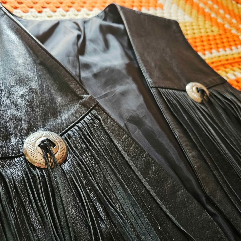 Mens XXL 3XL Vintage Black Leather Western Biker Fringe Concho V - photo 4