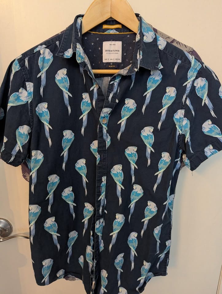 Hawaiian Shirts Men's Small - photo 2