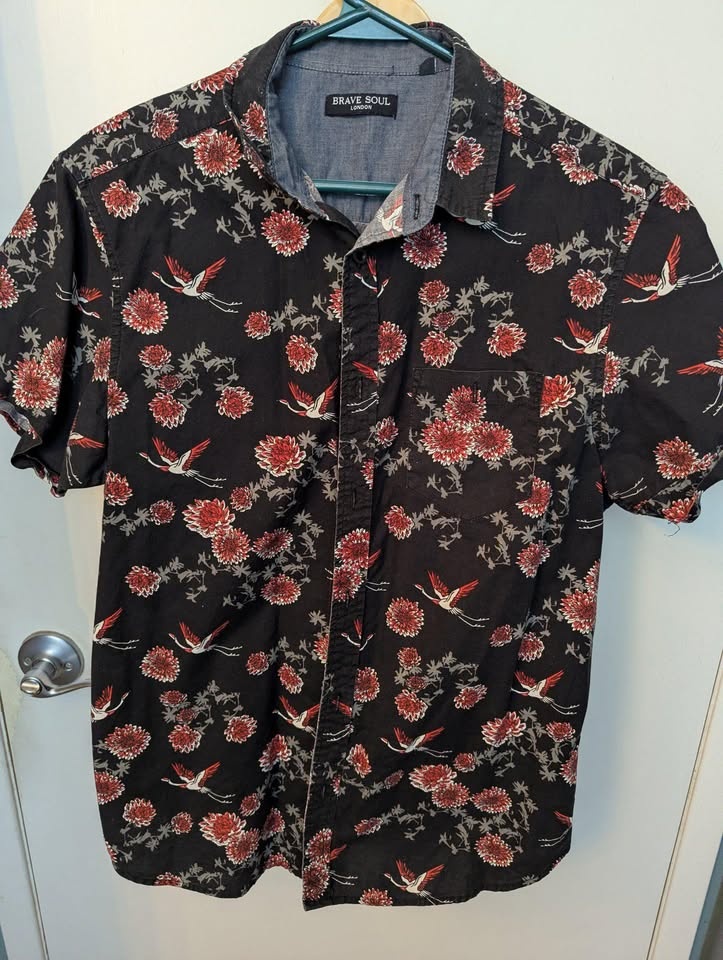 Hawaiian Shirts Men's Small - photo 3