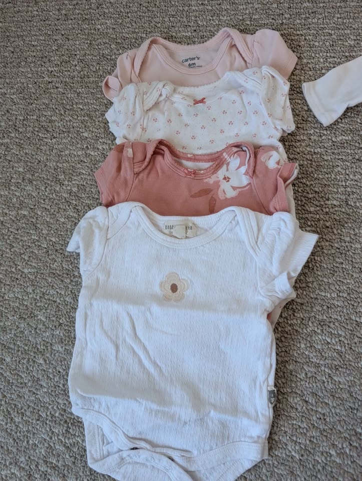 Baby Girls Clothes 3-6mo - photo 2
