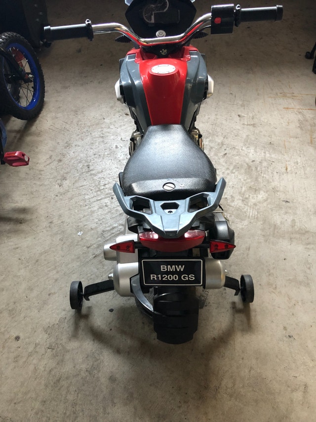 Kids BMW Battery Operated Motorcycle - photo 2
