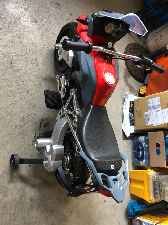 Kids BMW Battery Operated Motorcycle - photo 3