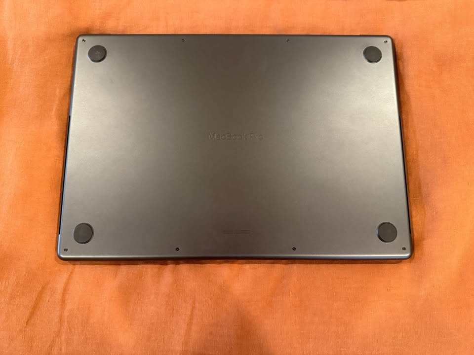 16" MacBook Pro (M3 Pro 18-Core GPU, Late 2023) - photo 4