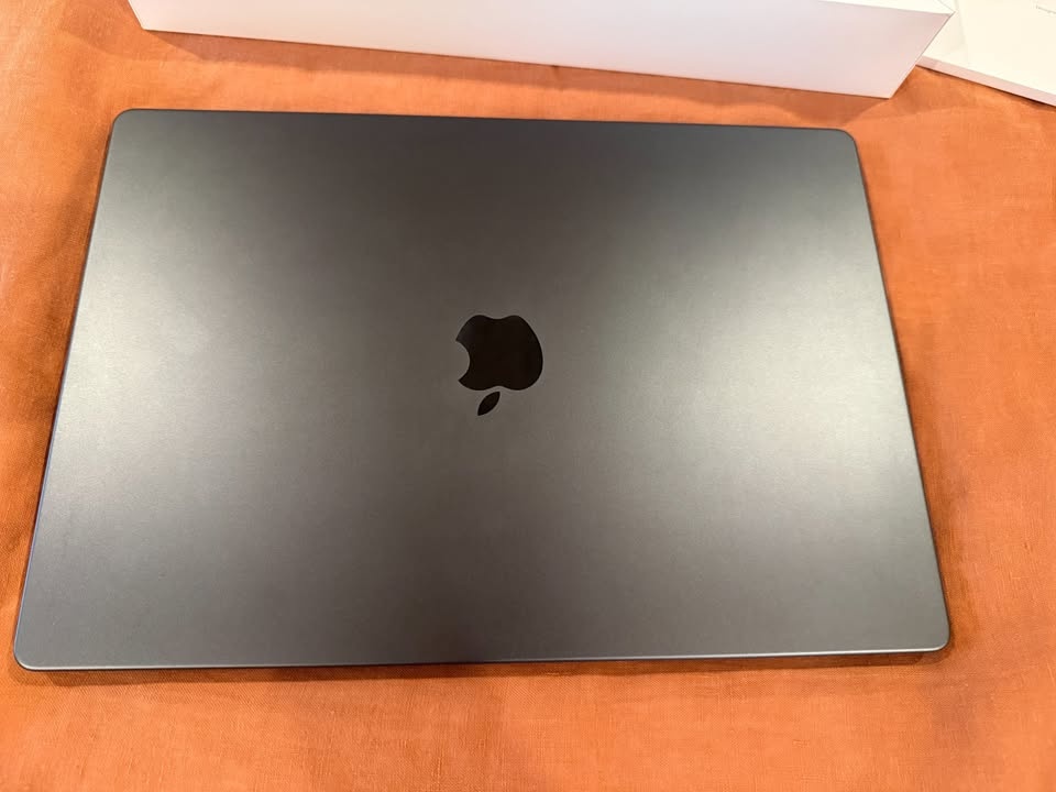 16" MacBook Pro (M3 Pro 18-Core GPU, Late 2023) - photo 5