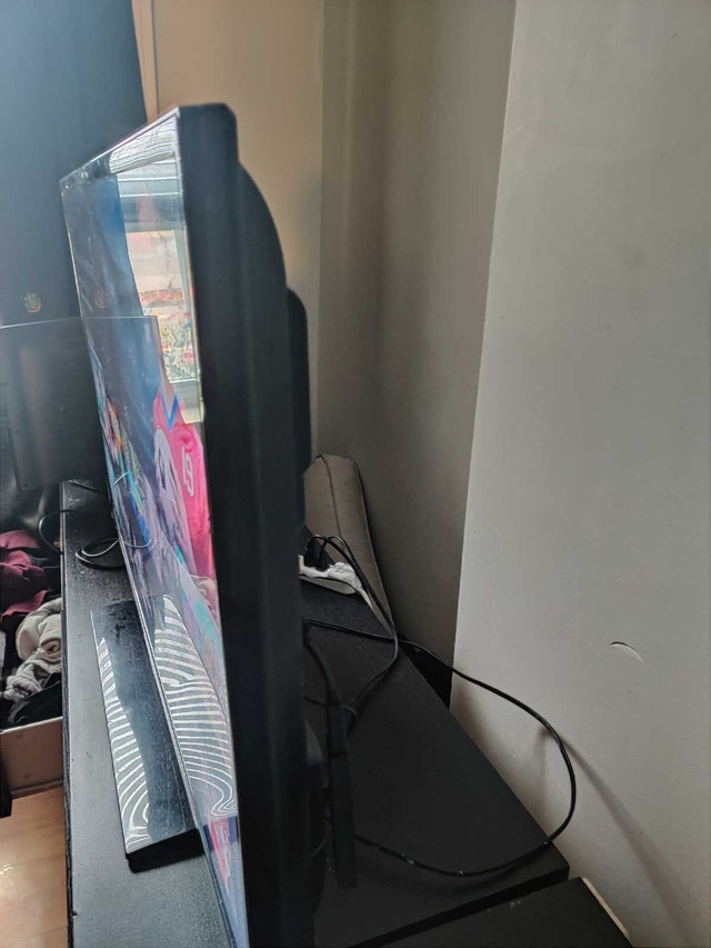 46 inch TV for gaming  streaming - photo 2