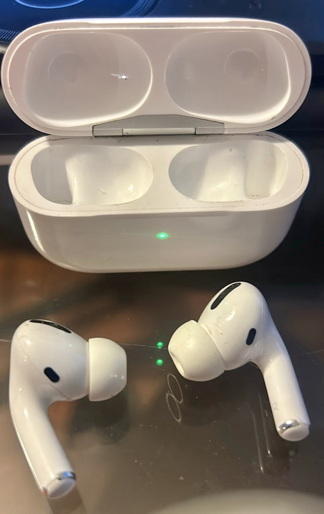 AIRPODS PRO (1st Gen) - photo 2