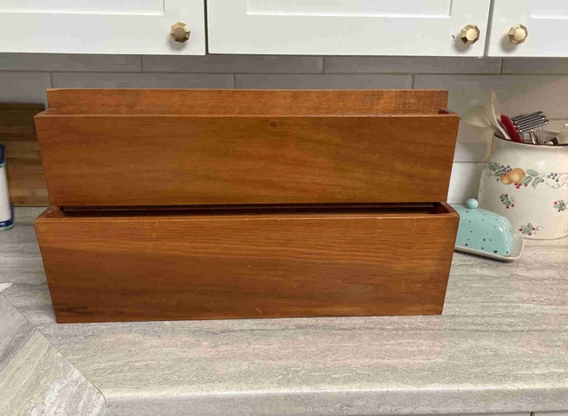 Used Solid Wood Two-Tier Magazine Rack
