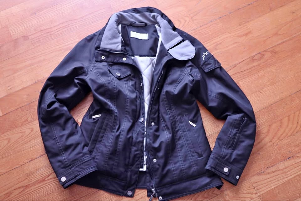 Phenix shell jacket _fits S or M