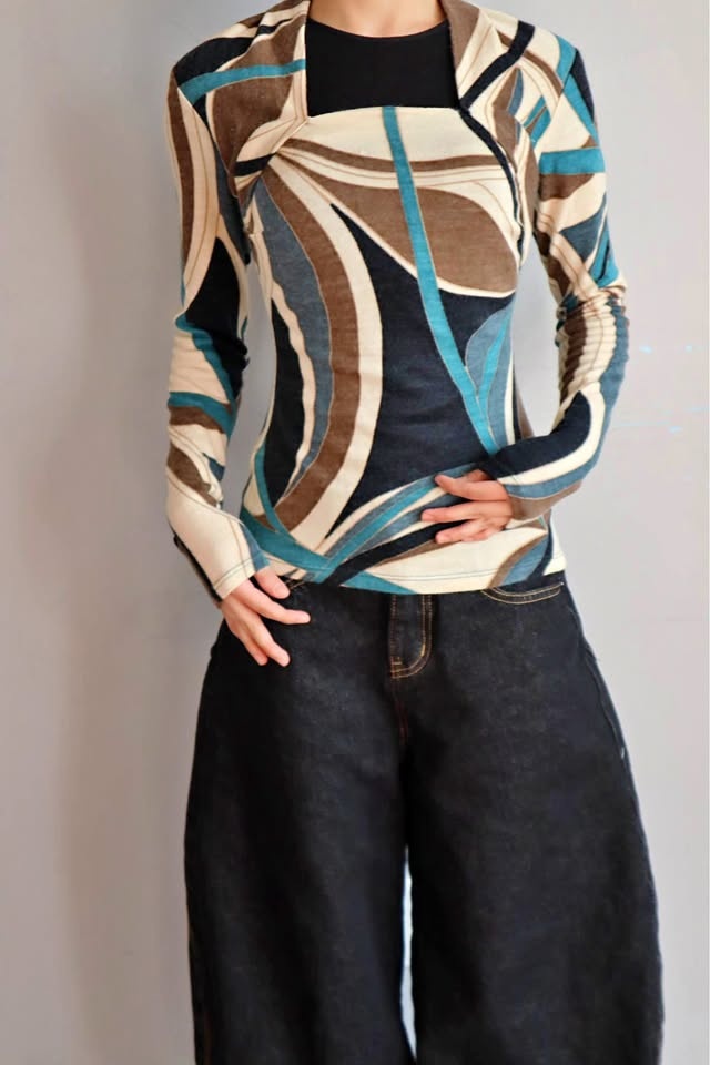 Abstract print long sleeve top