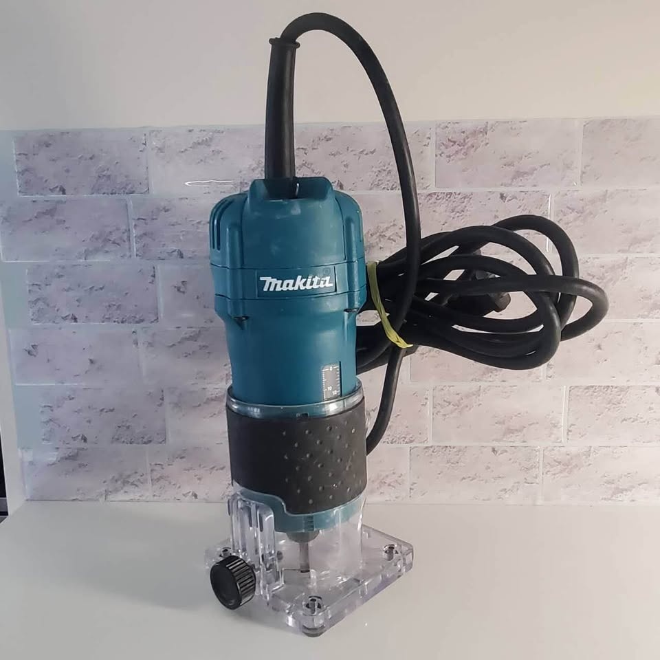 Makita 3709 Router Trimmer - photo 2