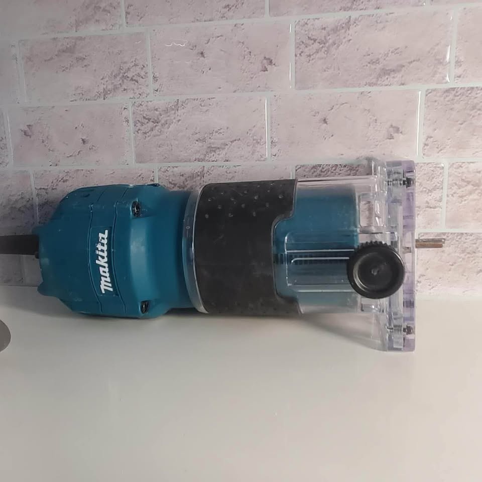 Makita 3709 Router Trimmer - photo 4