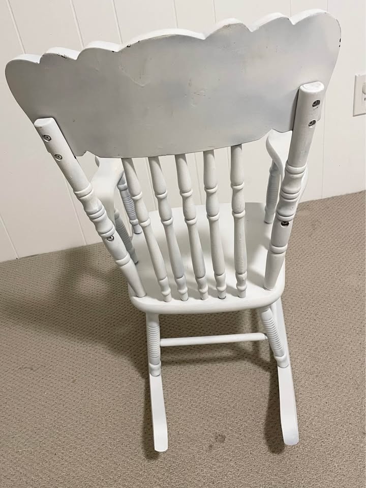 Beautiful vintage solid wood kids rocking chair - photo 3