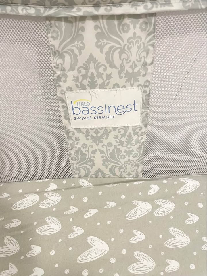 Halo Swivel Bassinet with Sound & Vibration - photo 3