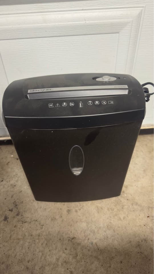 Sentinel On Guard 10-Sheet Micro-Cut Shredder - photo 4