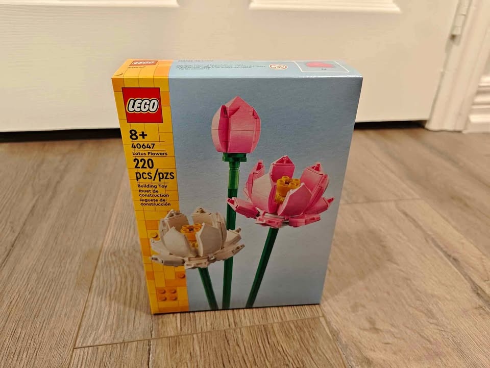 BNIB LEGO 40647 Lotus Flowers