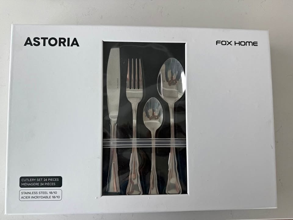 Brand New Cutlery Set of 24