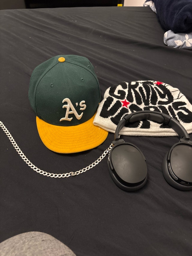 $100 Bundle: Oakland A's Cap, Grind Beanie, Headphones & Necklac - photo 2