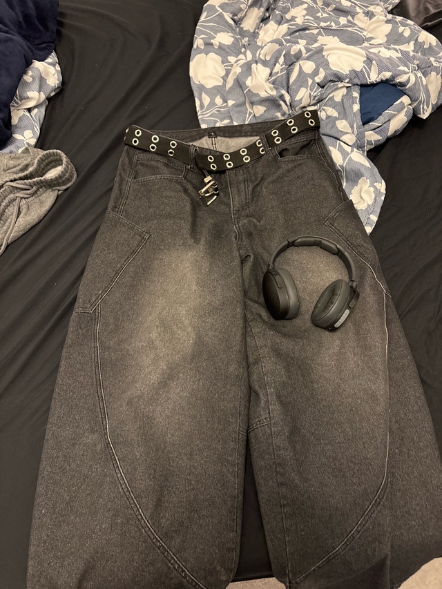 Black Wide-Leg Denim Pants with Belt - Size Medium