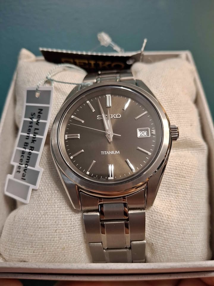 Seiko Men's SUR375 Titanium Quartz Watch