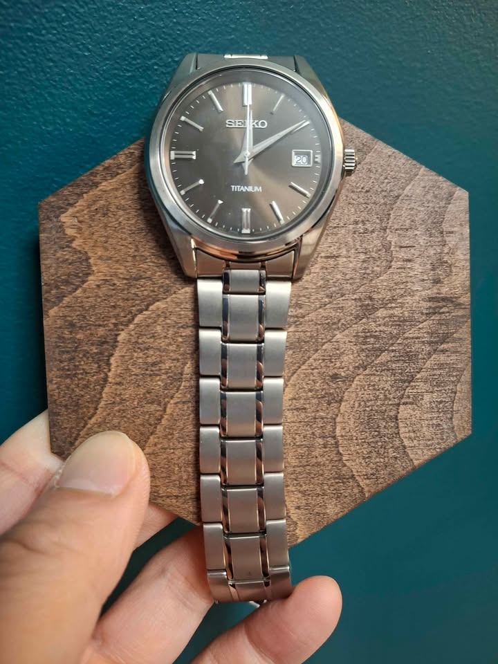 Seiko Men's SUR375 Titanium Quartz Watch - photo 3