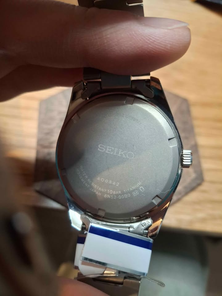 Seiko Men's SUR375 Titanium Quartz Watch - photo 5