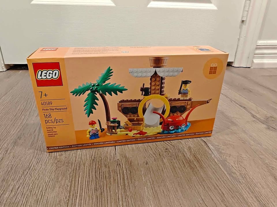 BNIB LEGO 40589 Pirate Ship Playground