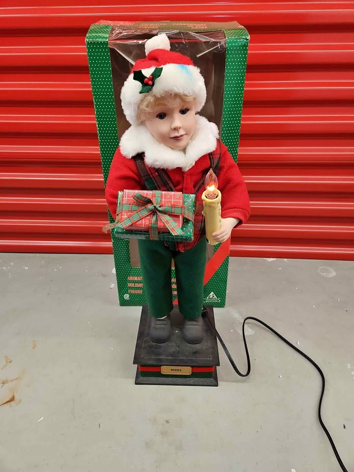 Animated Holiday Figure!