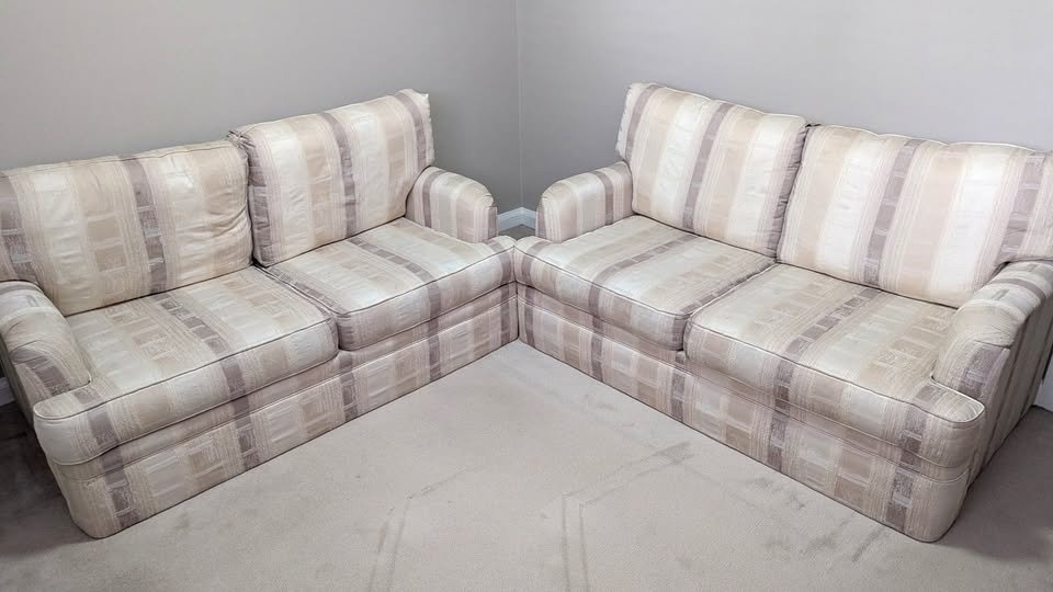 Compact Love Seats – FREE DELIVERY - photo 4