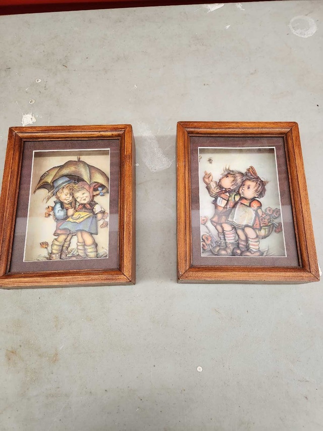 Hummel Pictures (Set of 2)
