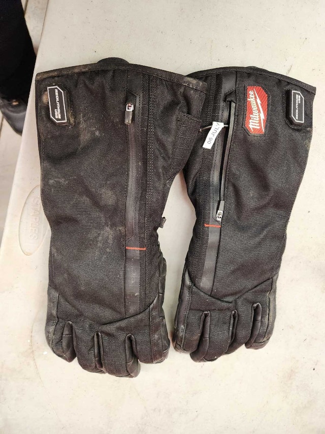 Milwaukee XL Heated Gloves