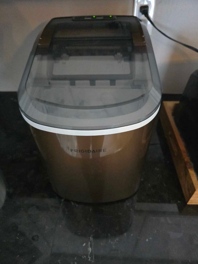 Frigidaire Ice Maker
