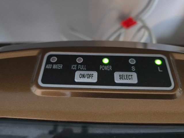 Frigidaire Ice Maker - photo 3