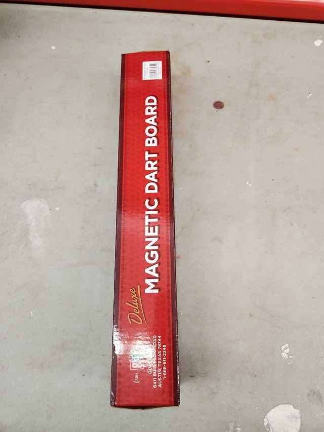 Deluxe Magnetic Dart Board