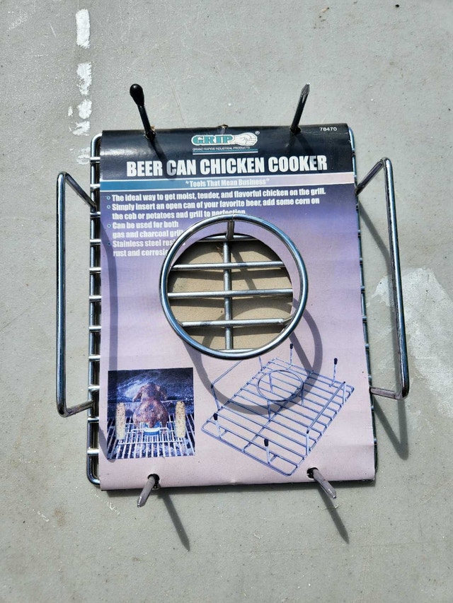 Grip Beer Can Chicken Cooker - photo 2