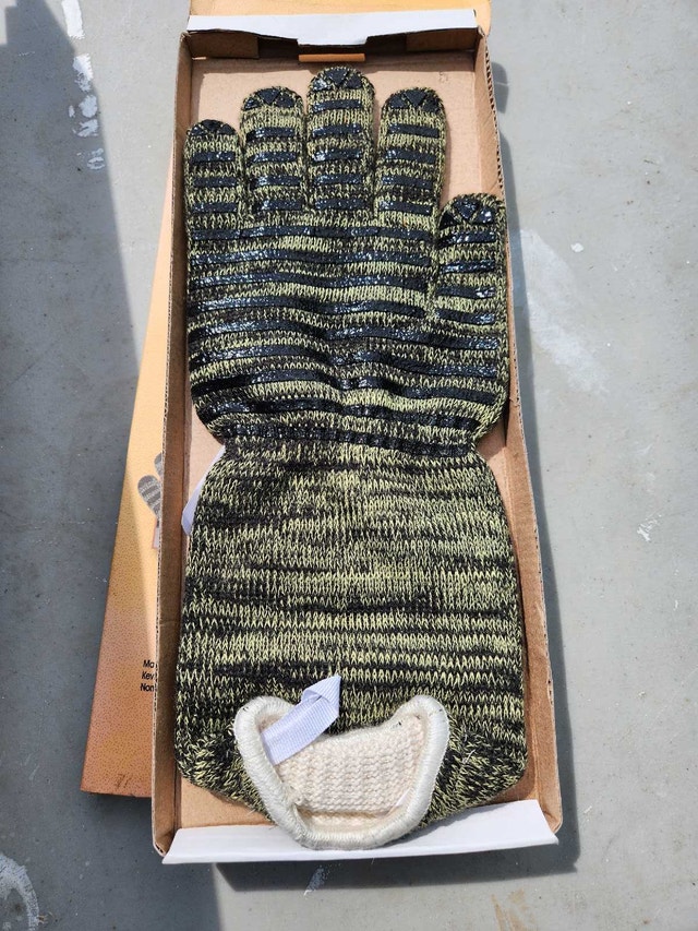 Home Thermal BBQ Glove - Heat Resistant to 455°F - photo 2