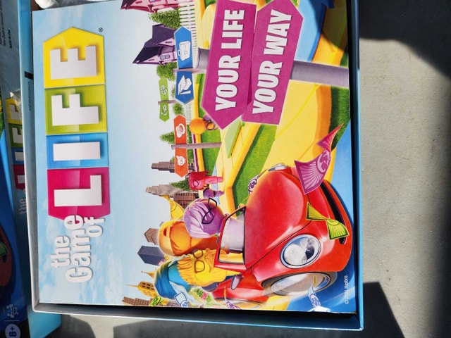 Hasbro Game of Life Board Game - photo 3
