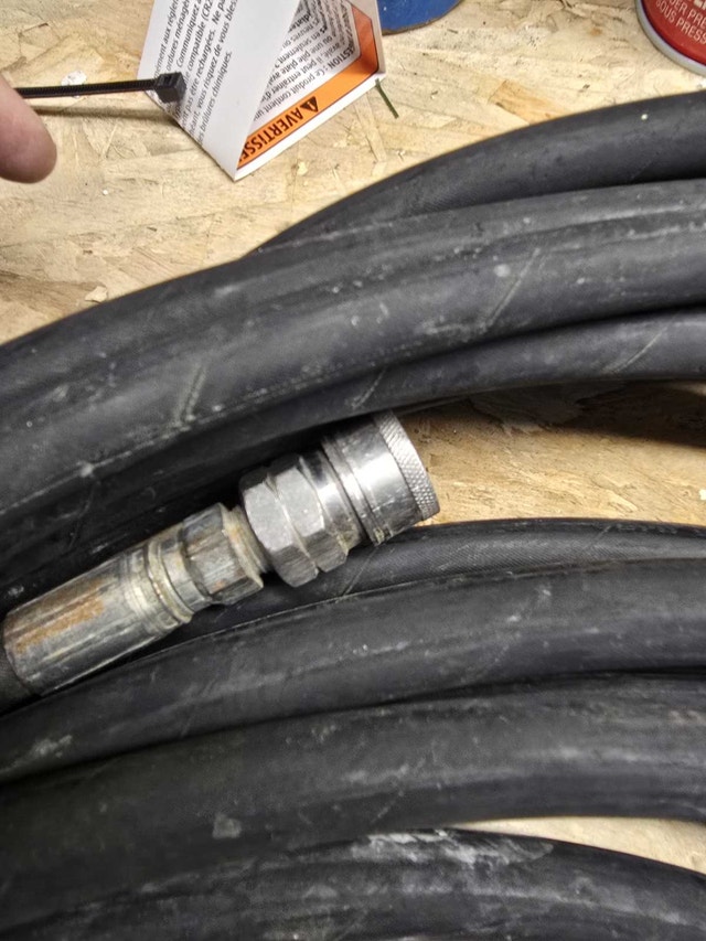 Pressure washer hose with quick connect ends - photo 3