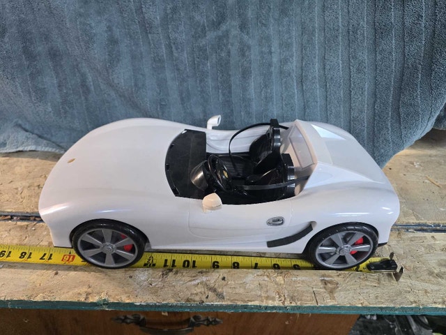 Rainbow High Car