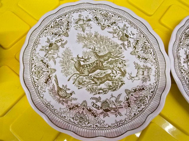 Two Nuova Ponte Basso Plates