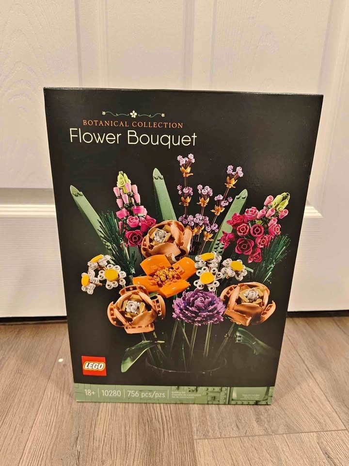 BNIB LEGO 10280 Creator Expert Flower Bouquet