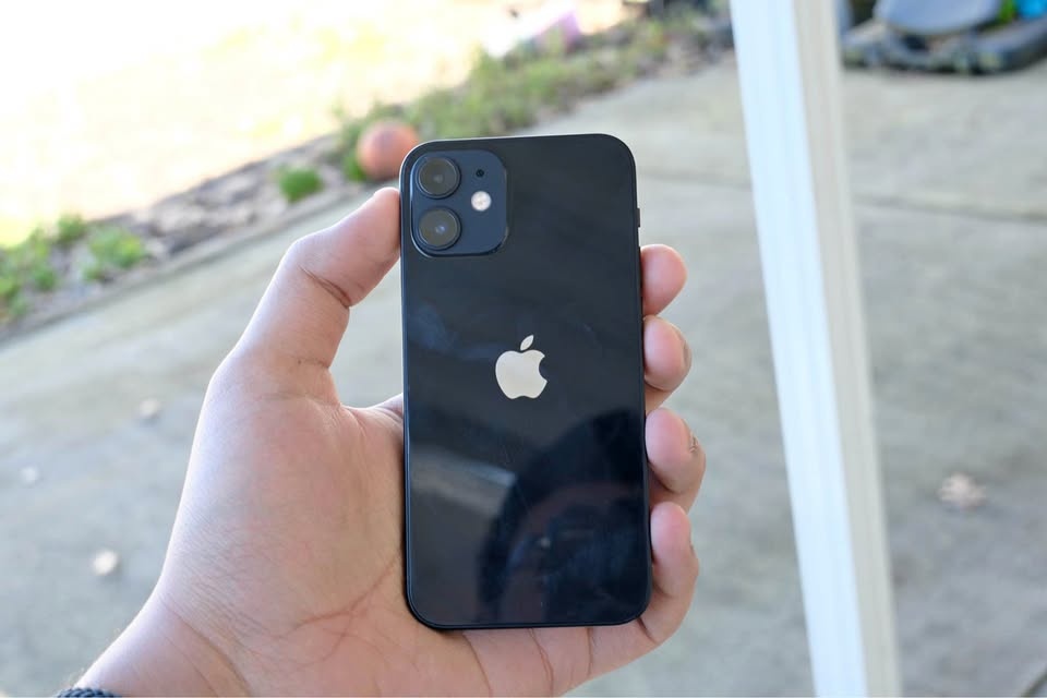 Apple iPhone 12 mini 128GB Unlocked – Excellent Condition
