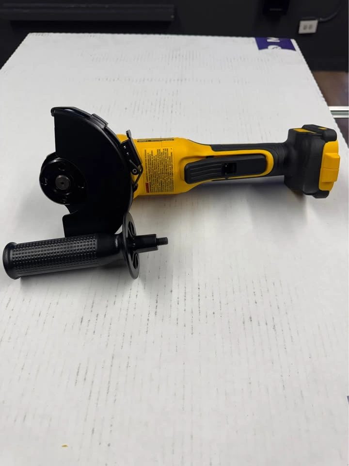 DEWALT 20V MAX Cordless Brushless 4-1/2 in. Angle Grinder - photo 4