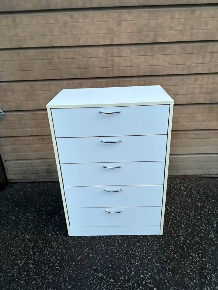 White 5-Drawer Dresser - 🚨PRICE DROP - photo 3