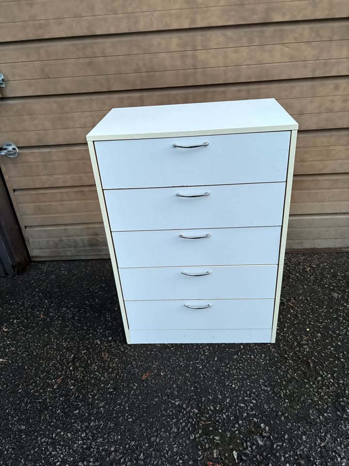 White 5-Drawer Dresser - 🚨PRICE DROP - photo 5