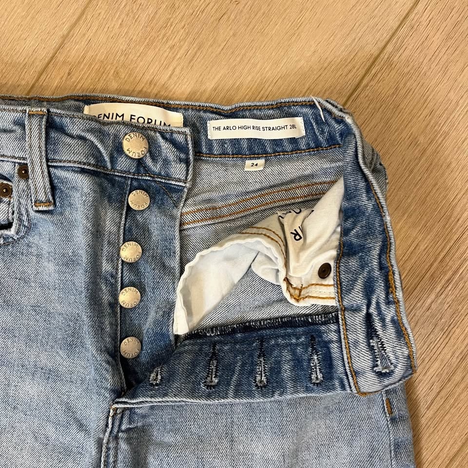 DENIM FORUM High Rise Straight Leg "The Arlo" Jeans - Size 24 - photo 3