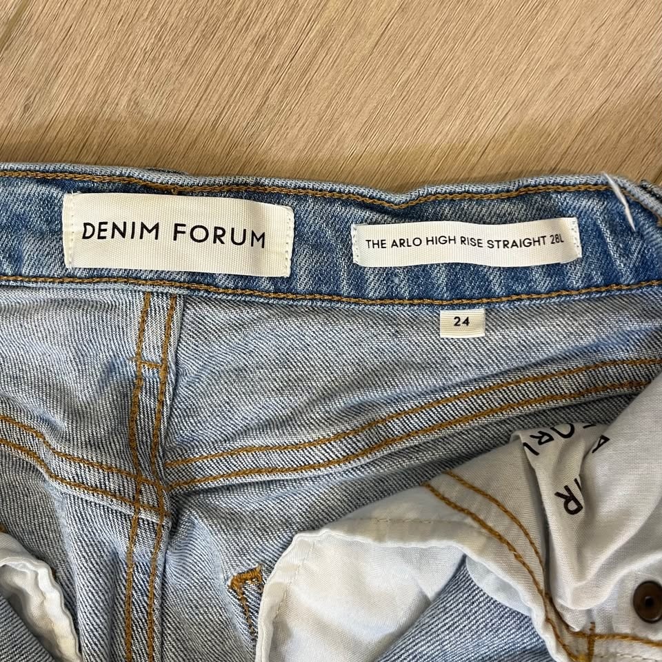 DENIM FORUM High Rise Straight Leg "The Arlo" Jeans - Size 24 - photo 4