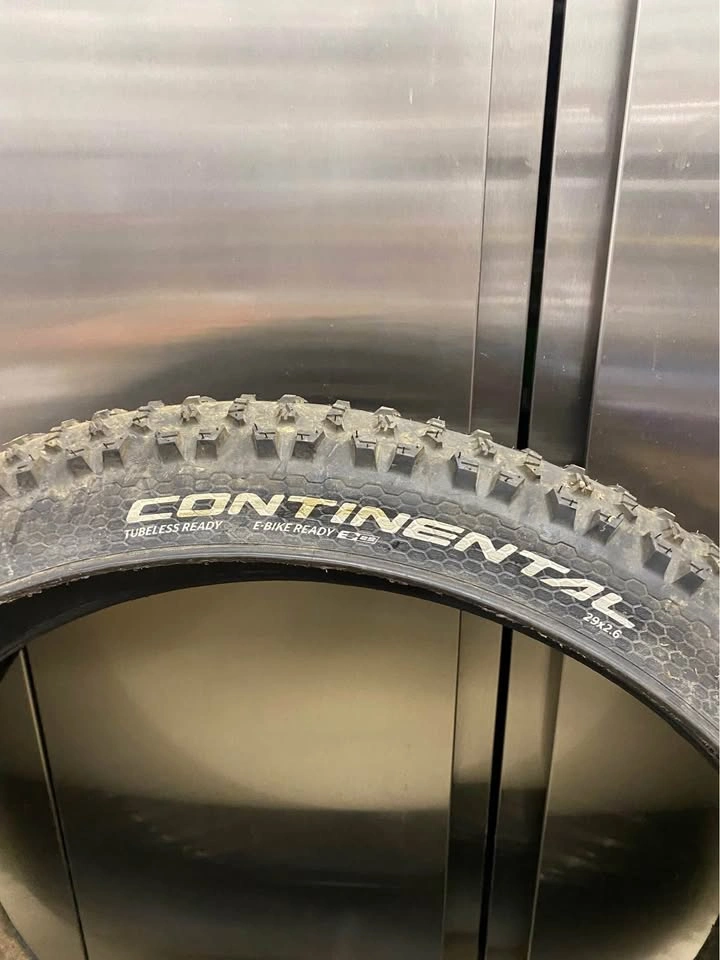 Continental Trailkings 29 x 2.6 Tires - photo 2
