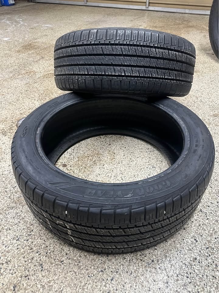 2 Goodyear Assurance All-Season Tires - 235/45R19 - photo 5
